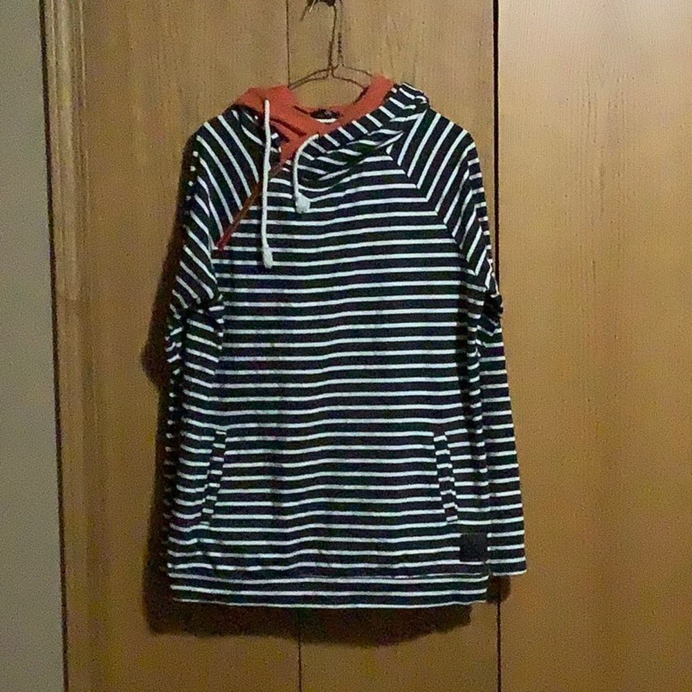 Ampersand hooded pullover